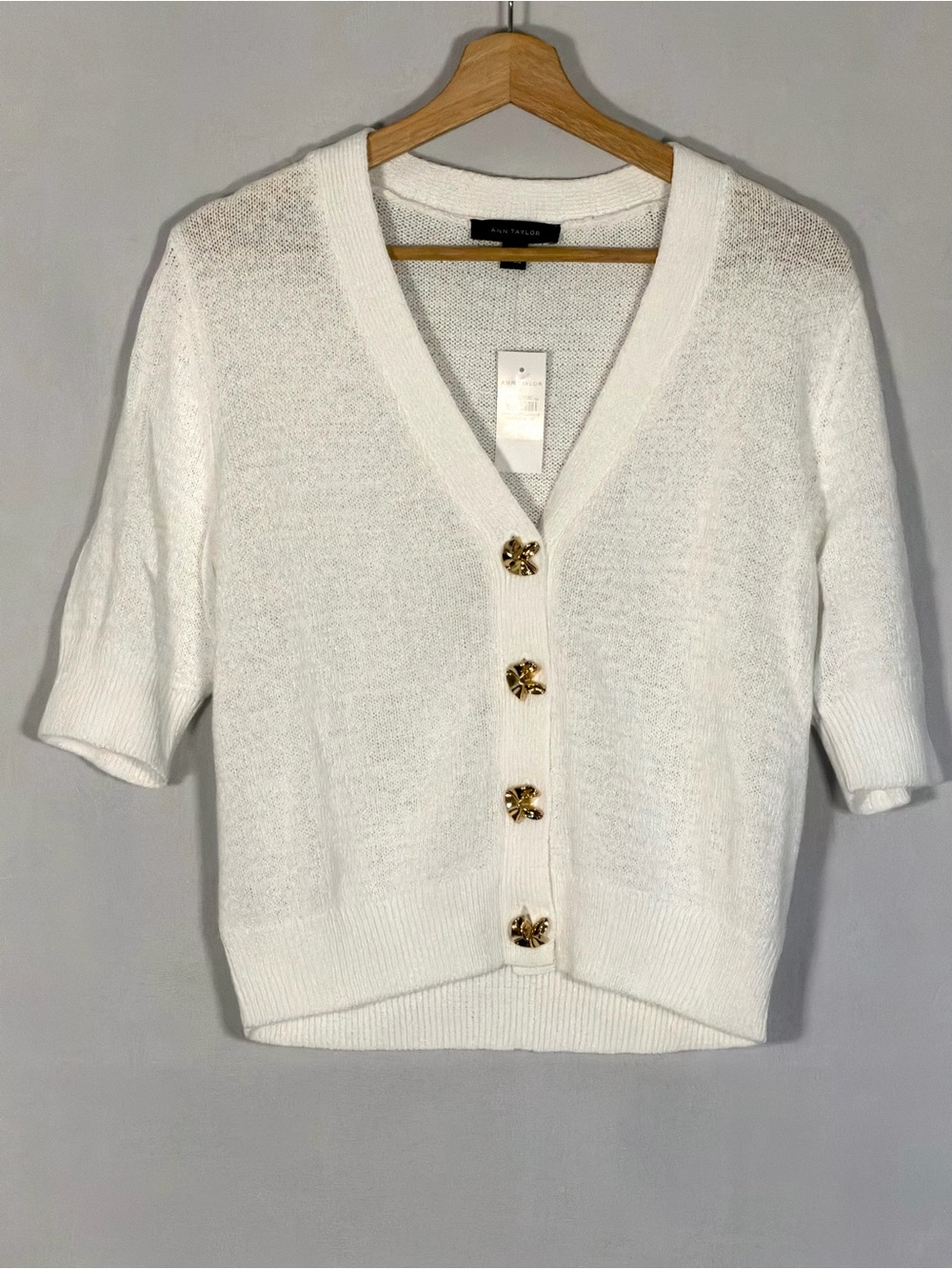 Ann Taylor White Short Sleeve V-Neck Cardigan with Gold Buttons Sz M NWT